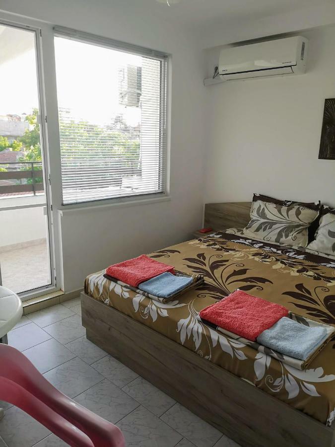 Guestrooms Stoyanovi Черноморец Екстериор снимка