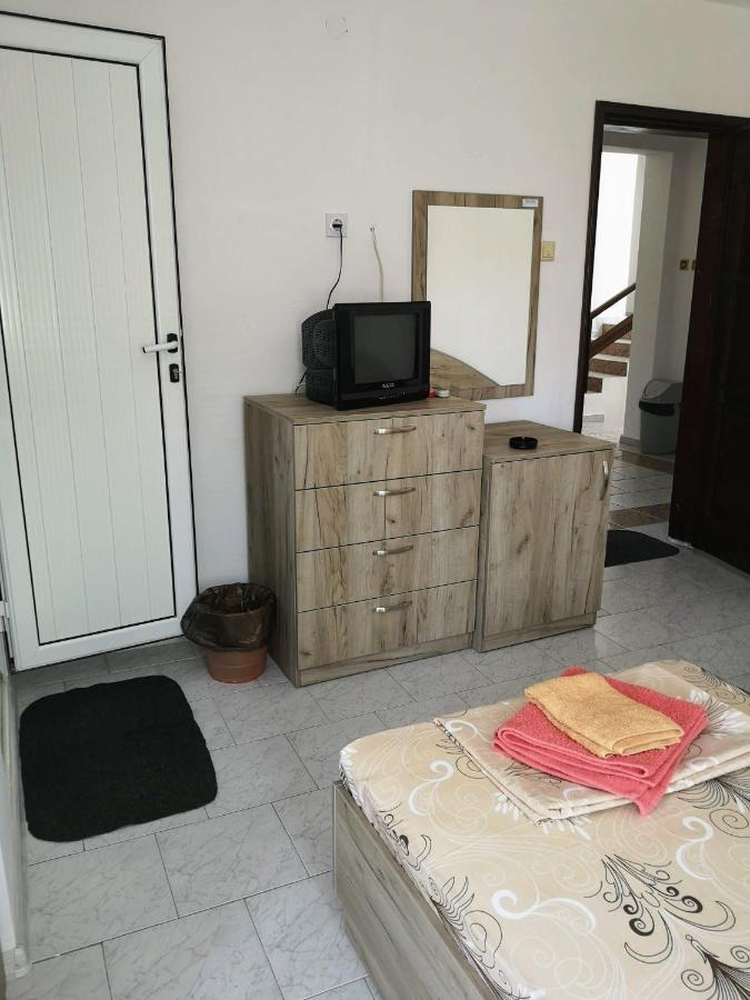 Guestrooms Stoyanovi Черноморец Екстериор снимка
