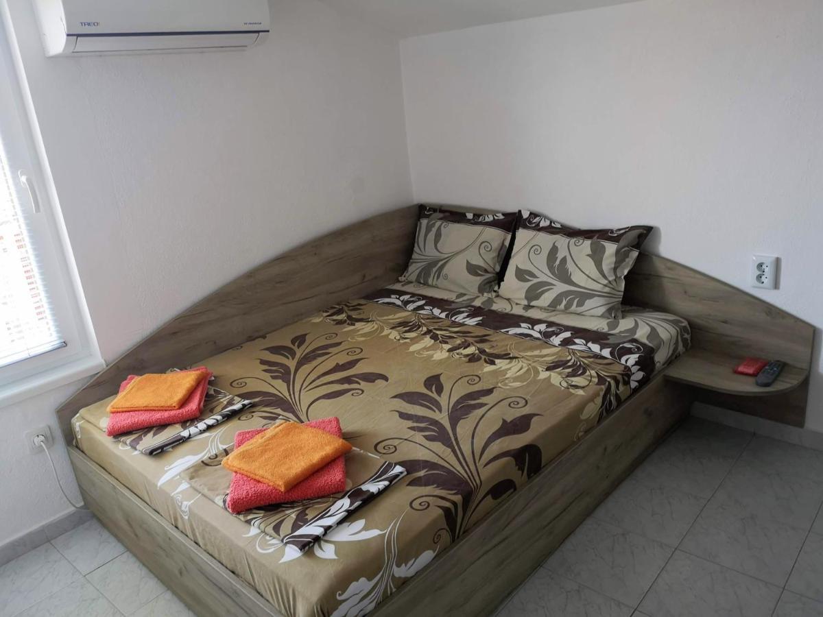 Guestrooms Stoyanovi Черноморец Екстериор снимка