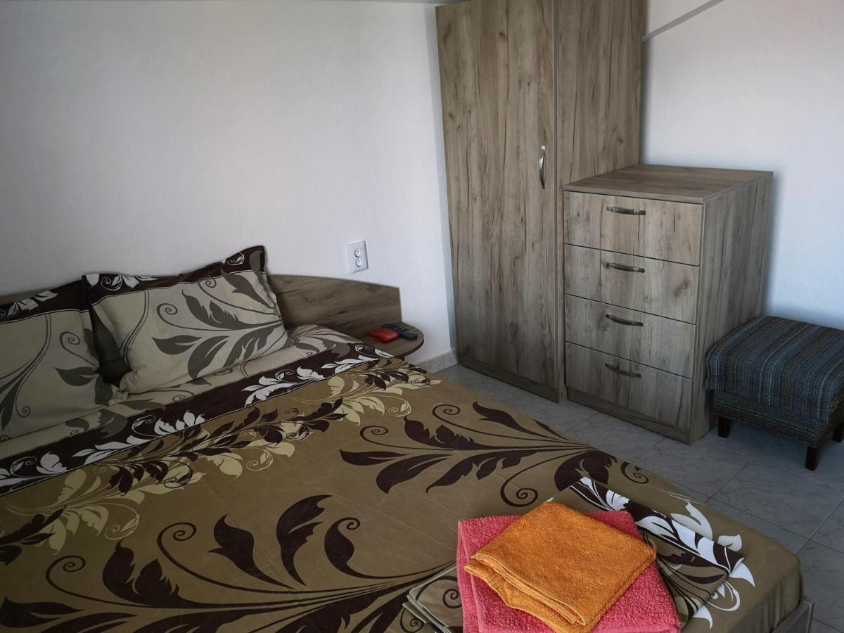 Guestrooms Stoyanovi Черноморец Екстериор снимка